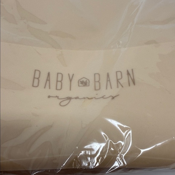 Baby Barn Silicone Bibs Set of 2 easy to wash - Picture 2 of 6